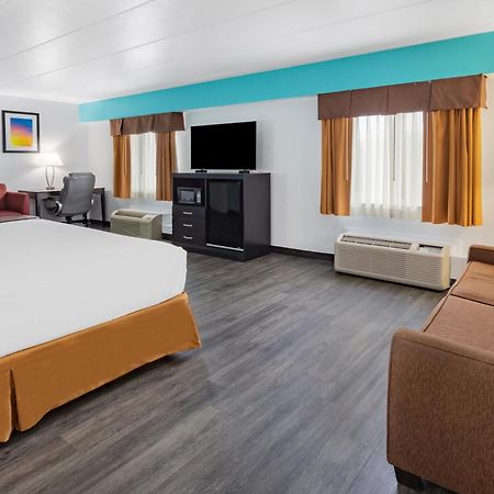 Days Inn By Wyndham Livonia Canton Detroit Номер фото