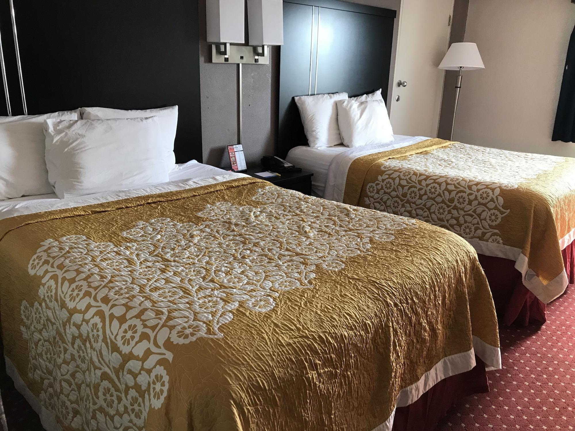 Days Inn By Wyndham Livonia Canton Detroit Экстерьер фото