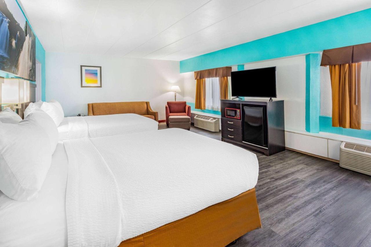 Days Inn By Wyndham Livonia Canton Detroit Экстерьер фото