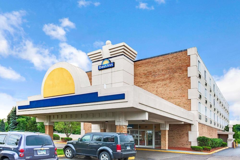 Days Inn By Wyndham Livonia Canton Detroit Экстерьер фото