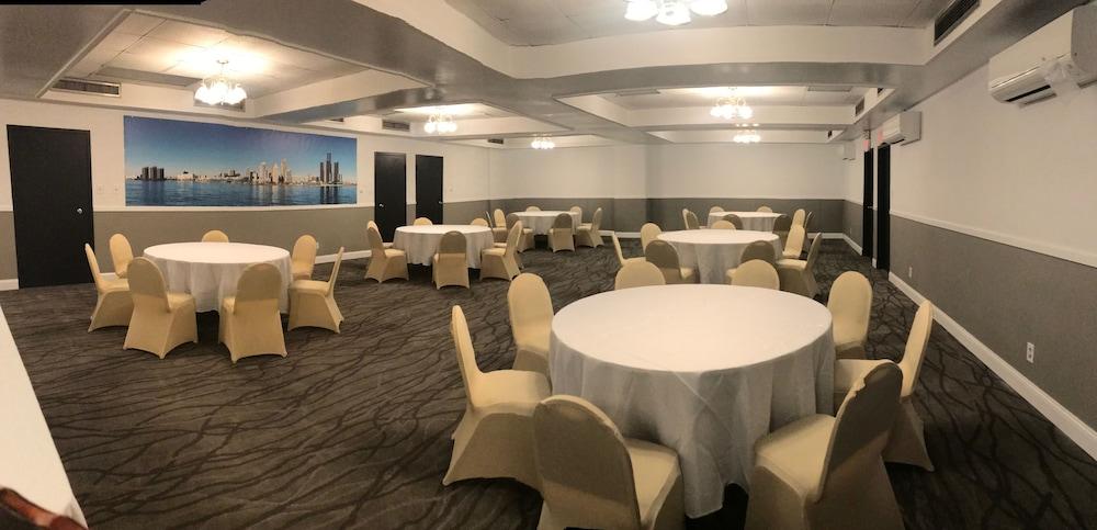 Days Inn By Wyndham Livonia Canton Detroit Экстерьер фото
