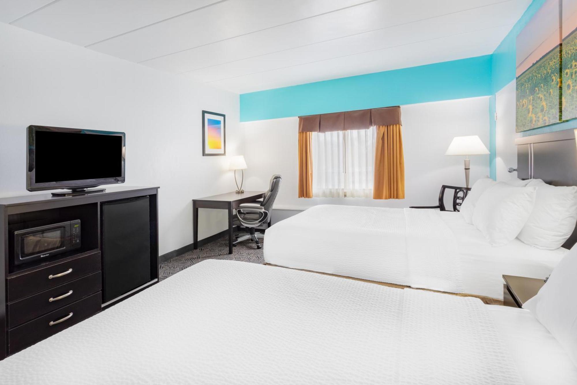 Days Inn By Wyndham Livonia Canton Detroit Номер фото